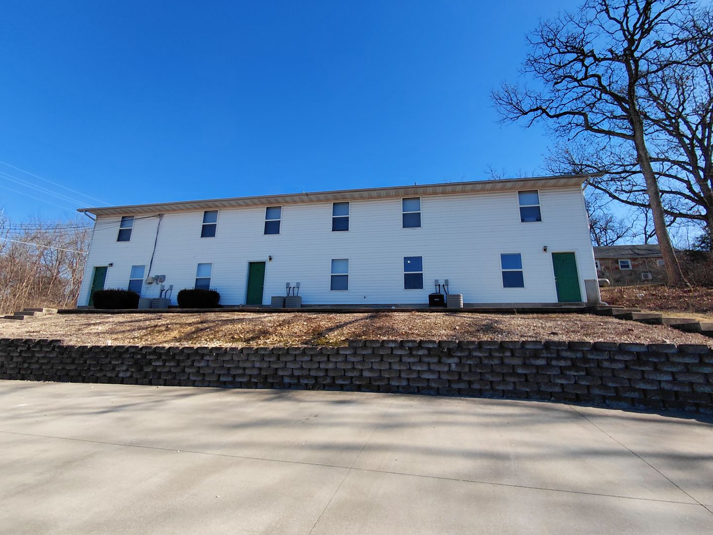 Rolla Apartment: 1821 Vichy