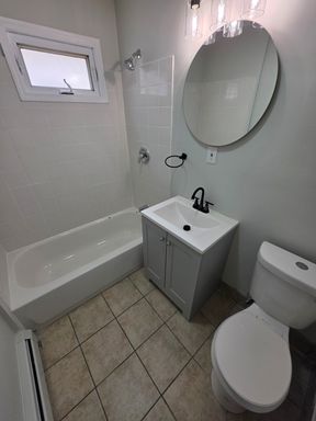 372 Mansion St. - Apt. 2E, Poughkeepsie, NY 12601