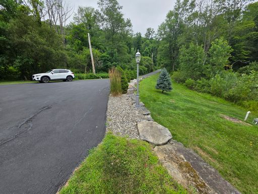 3 Laura Court, Poughquag, NY 12570