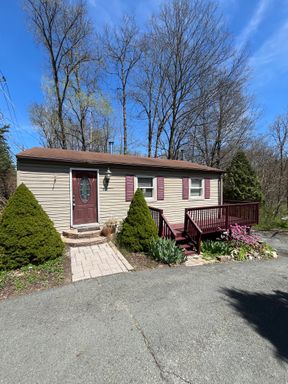 142 - 148 Burlingham rd - Cottage , Bloomingberg, NY 12721