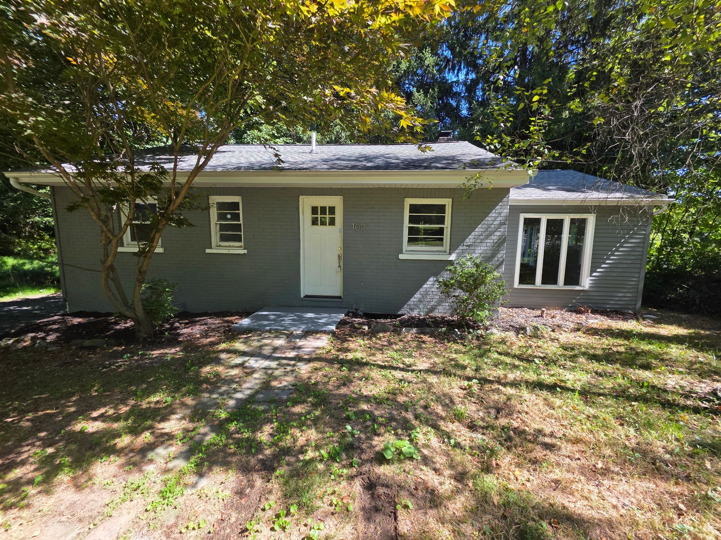 Newburgh House: 102 Barbara Dr.