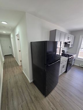 372 Mansion St. - Apt. 2W, Poughkeepsie, NY 12601