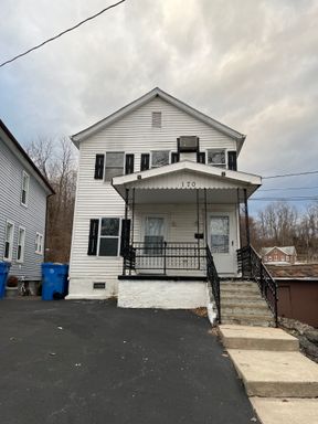 2-Bedroom with Solar Panels, Private Laundry & Off-Street Parking — Walkable to Kingston Waterfront – photo 1