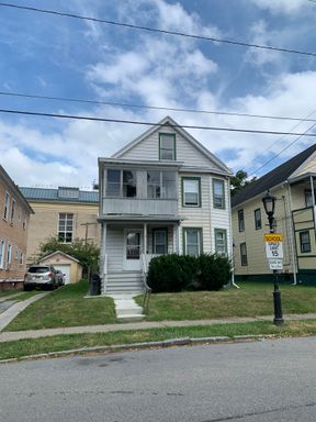 12 May St - 2nd Floor, Poughkeepsie, NY 12601