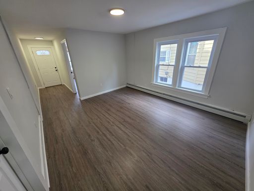 372 Mansion St. - Apt. 2E, Poughkeepsie, NY 12601
