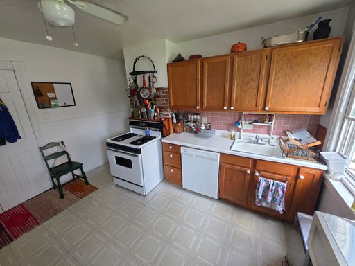 41 Worrall Ave apt. 1 , Poughkepsie, NY 12601