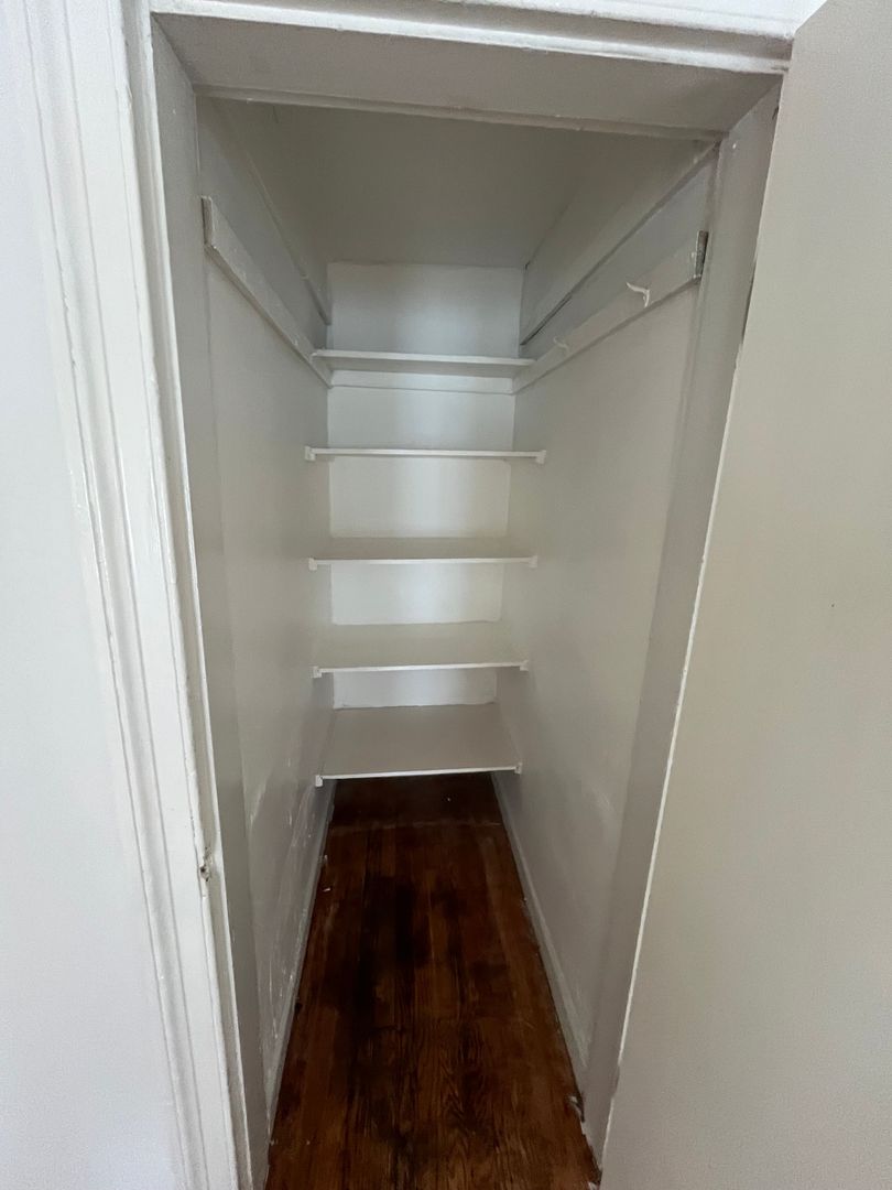 Kingston Apartment: 47 Elmendorf St