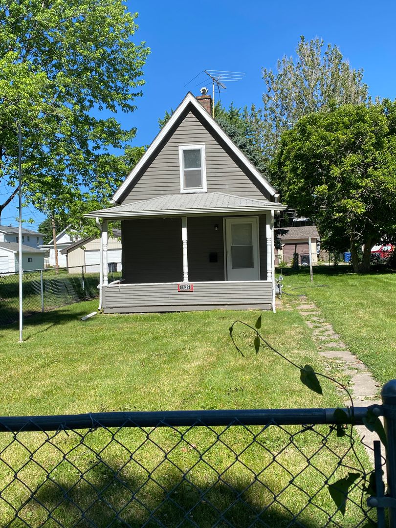 Rock Island House: 1439 39th Street