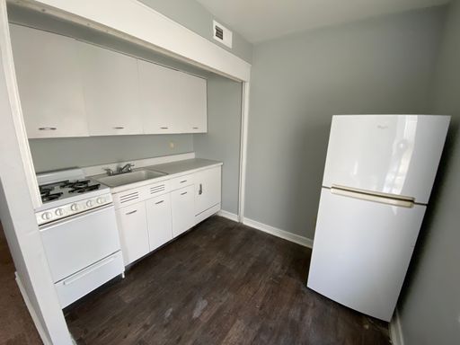 1BR Apt - MOVE IN SPECIAL - Enjoy a WAIVED security deposit and your first month FREE when you sign a 13‑month lease. Restrictions may apply. – photo 1