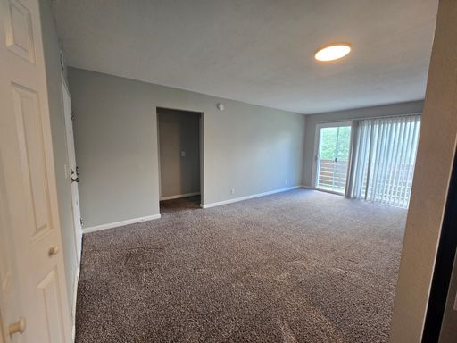 Sharp Davenport 2BR Apartment – photo 1