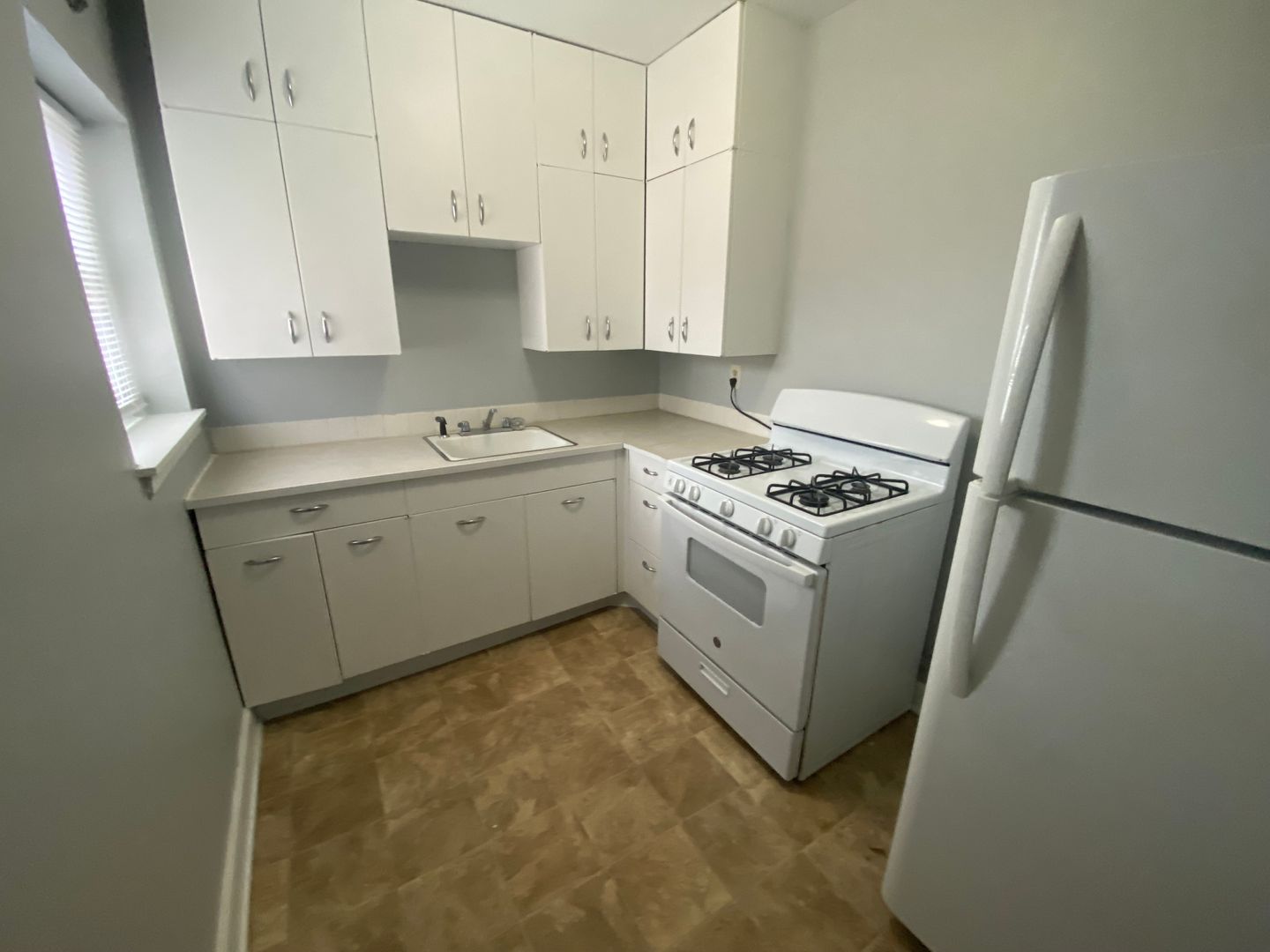 Bettendorf Apartment: 806 State Street