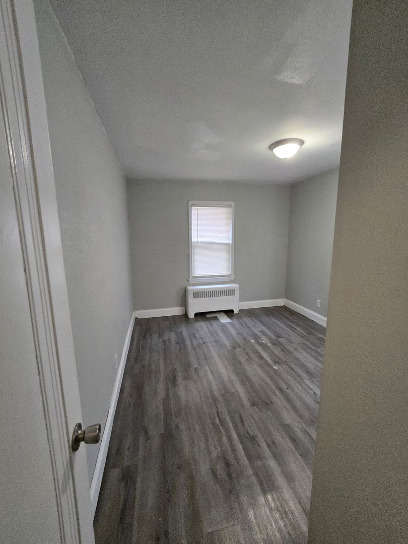 Moline Apartment: 2200 7th Ave