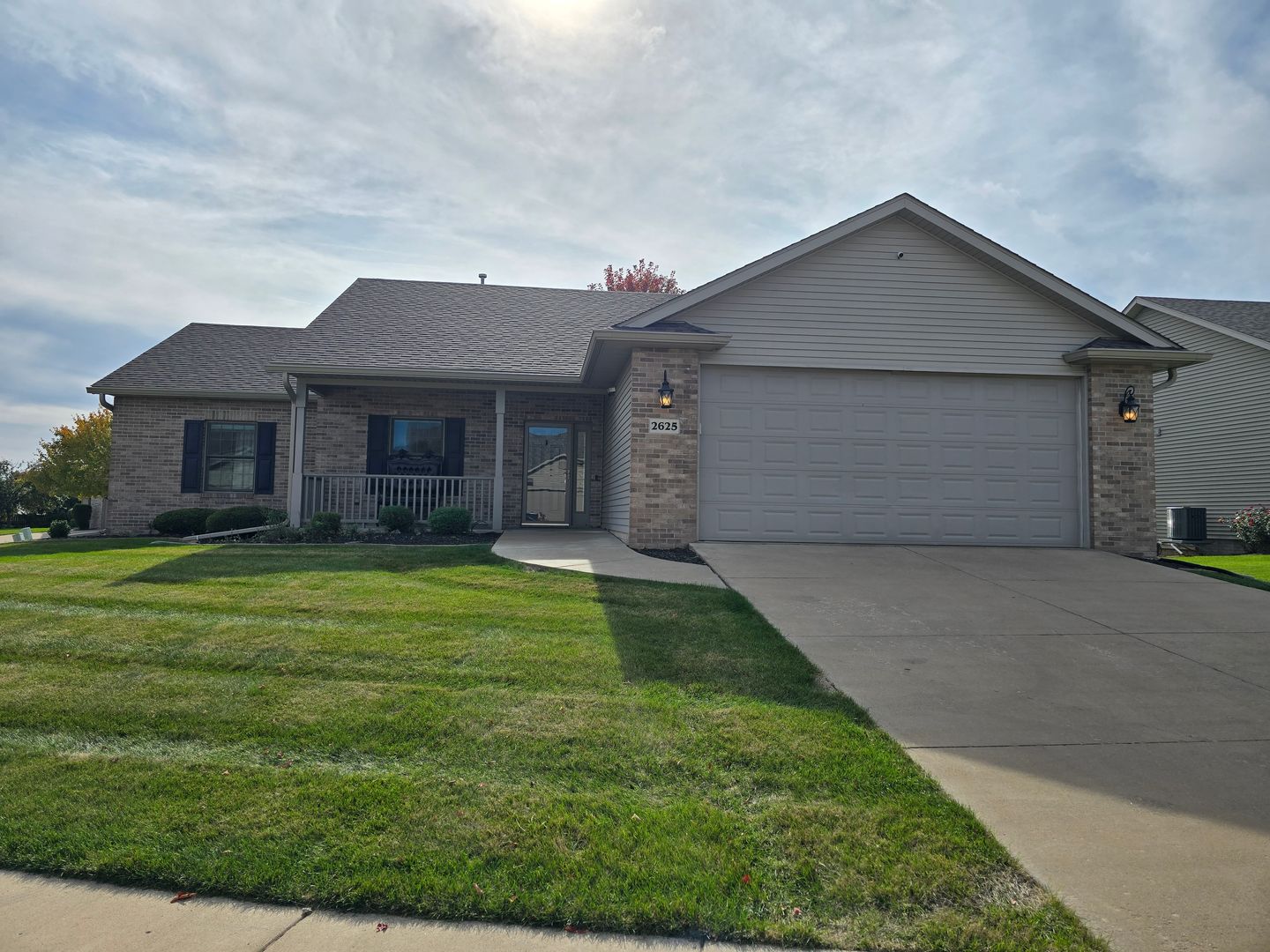 Davenport House: 2625 E 56th Ct