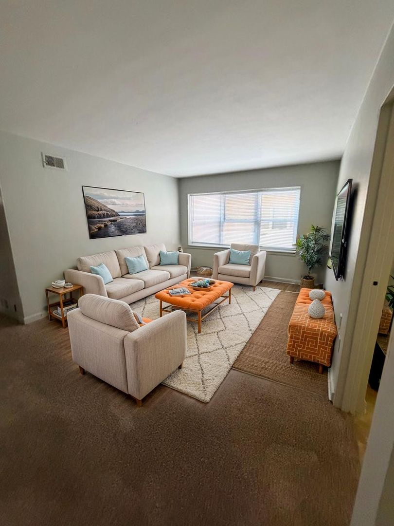 Bettendorf Apartment: 924 State Street