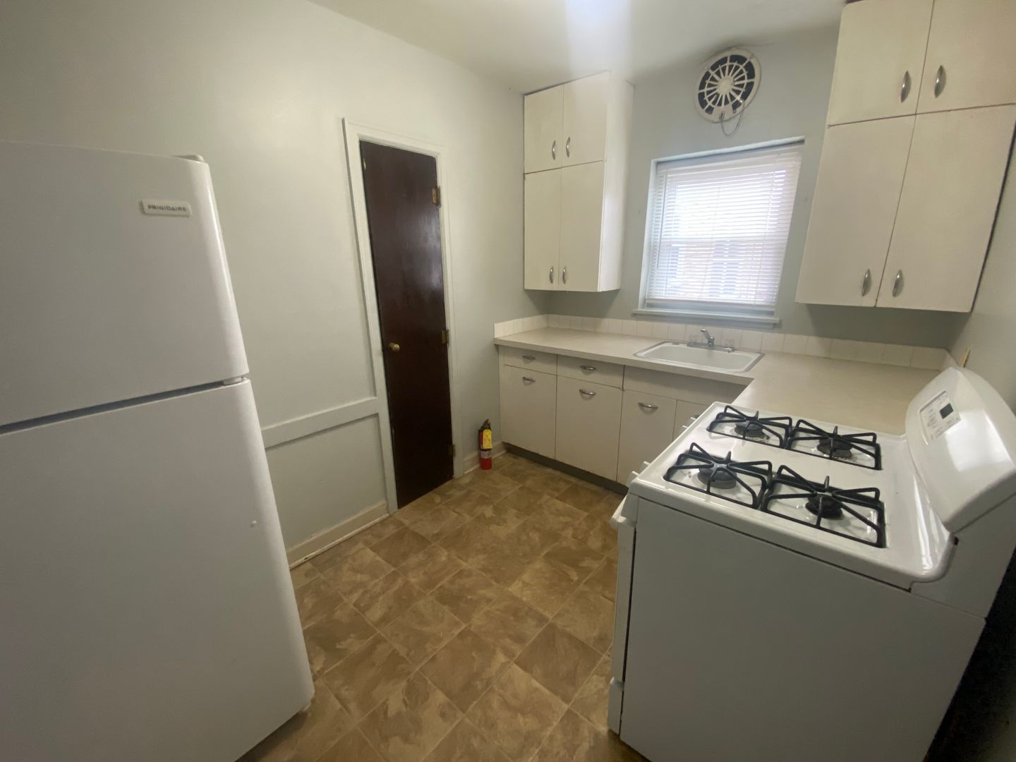 Bettendorf Apartment: 924 State Street