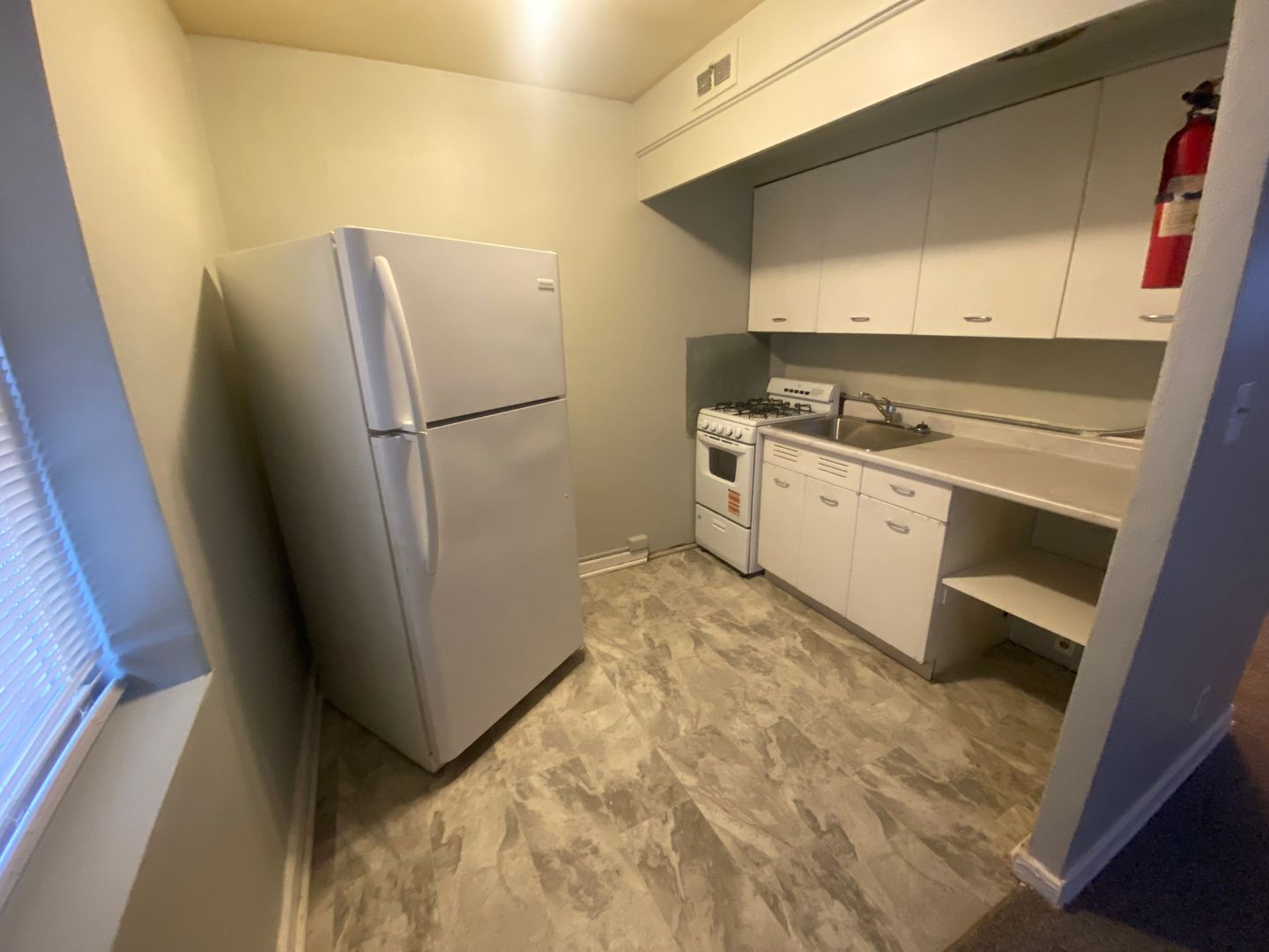 Davenport Apartment: 1203 E 11th Street