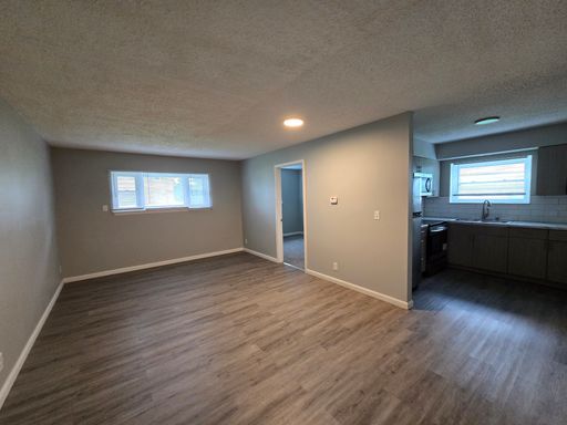 Sharp Davenport 2BR Apartment – photo 1