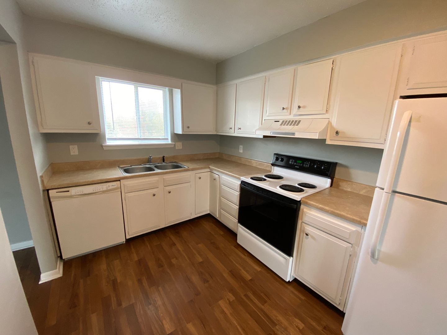 Park View Apartment: 73-135 Manor Drive