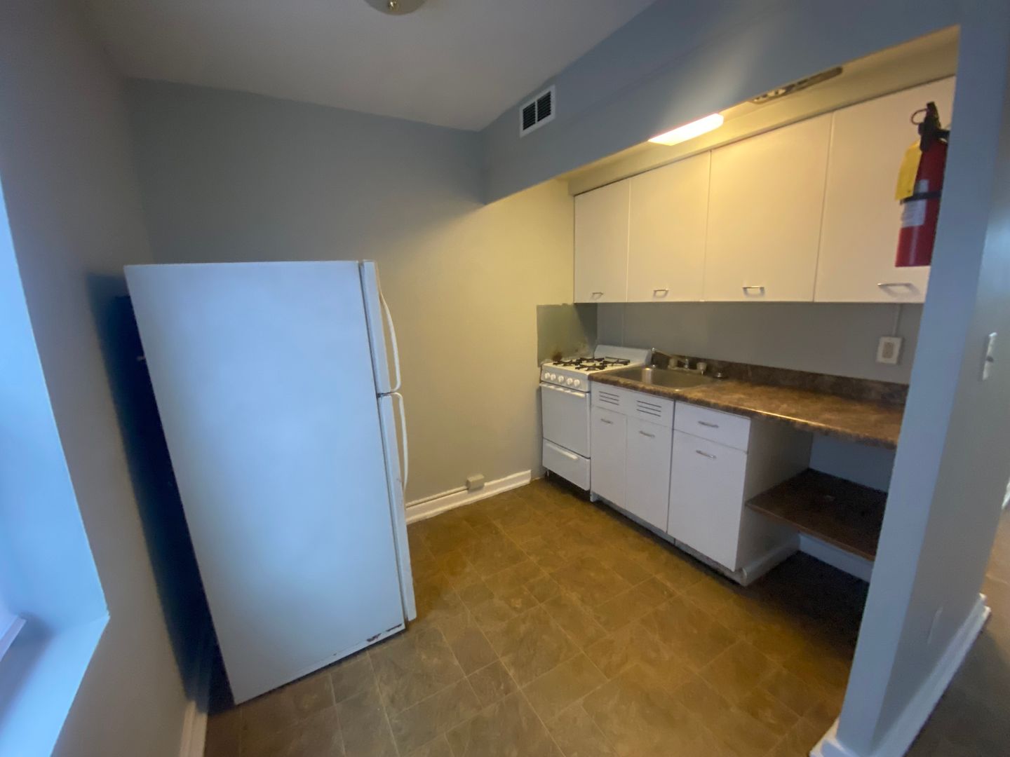 Davenport Apartment: 1203 E 11th Street