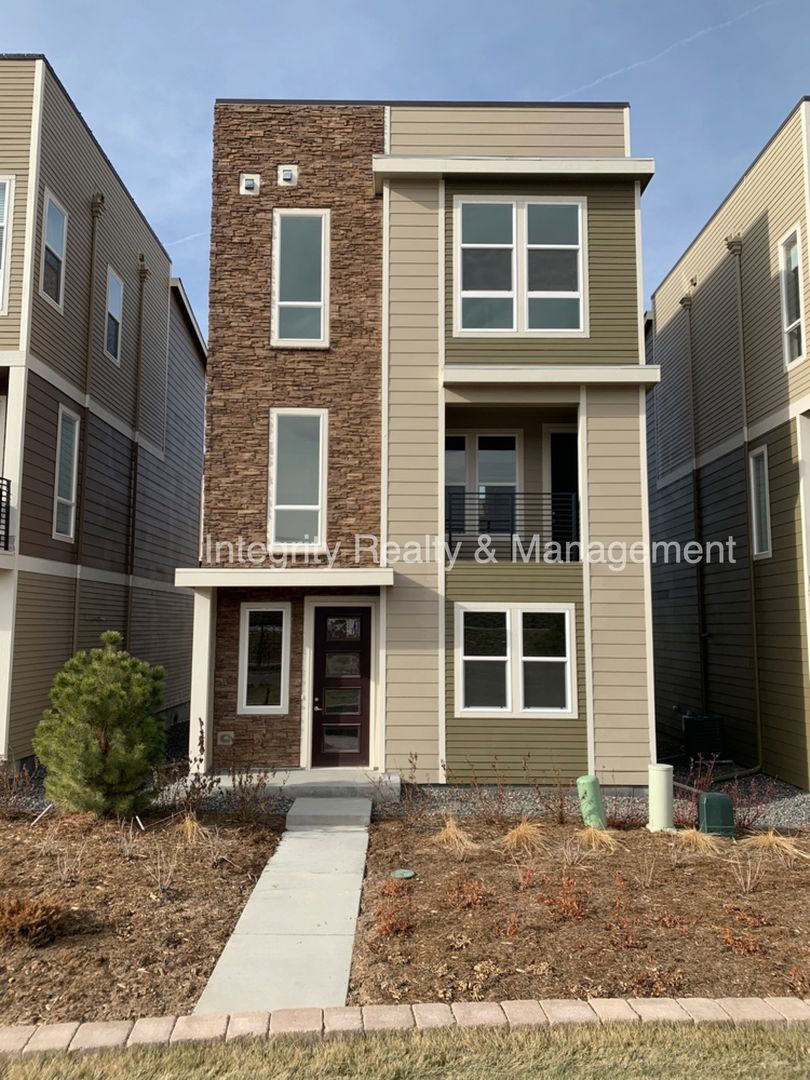 Castle Rock House: 3598 Cerf Way