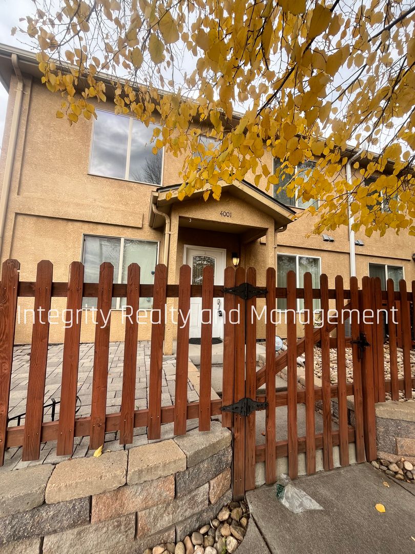 Denver House: 4001 E 16th Ave