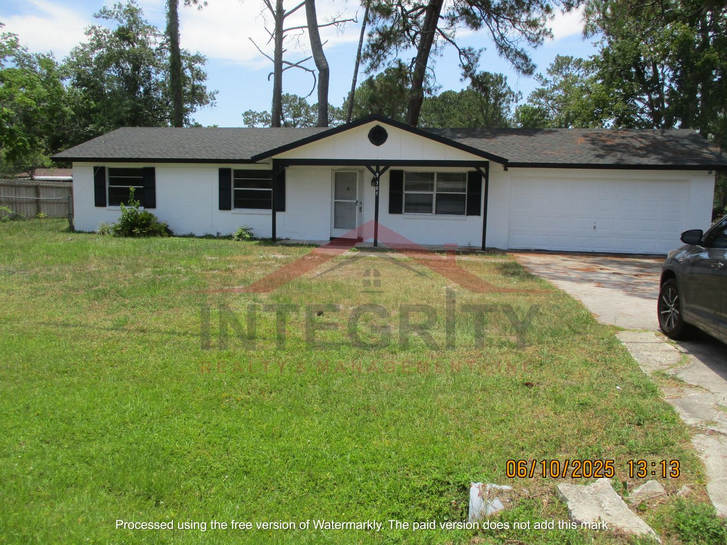 Orange Park House: 305 Old Jennings Rd