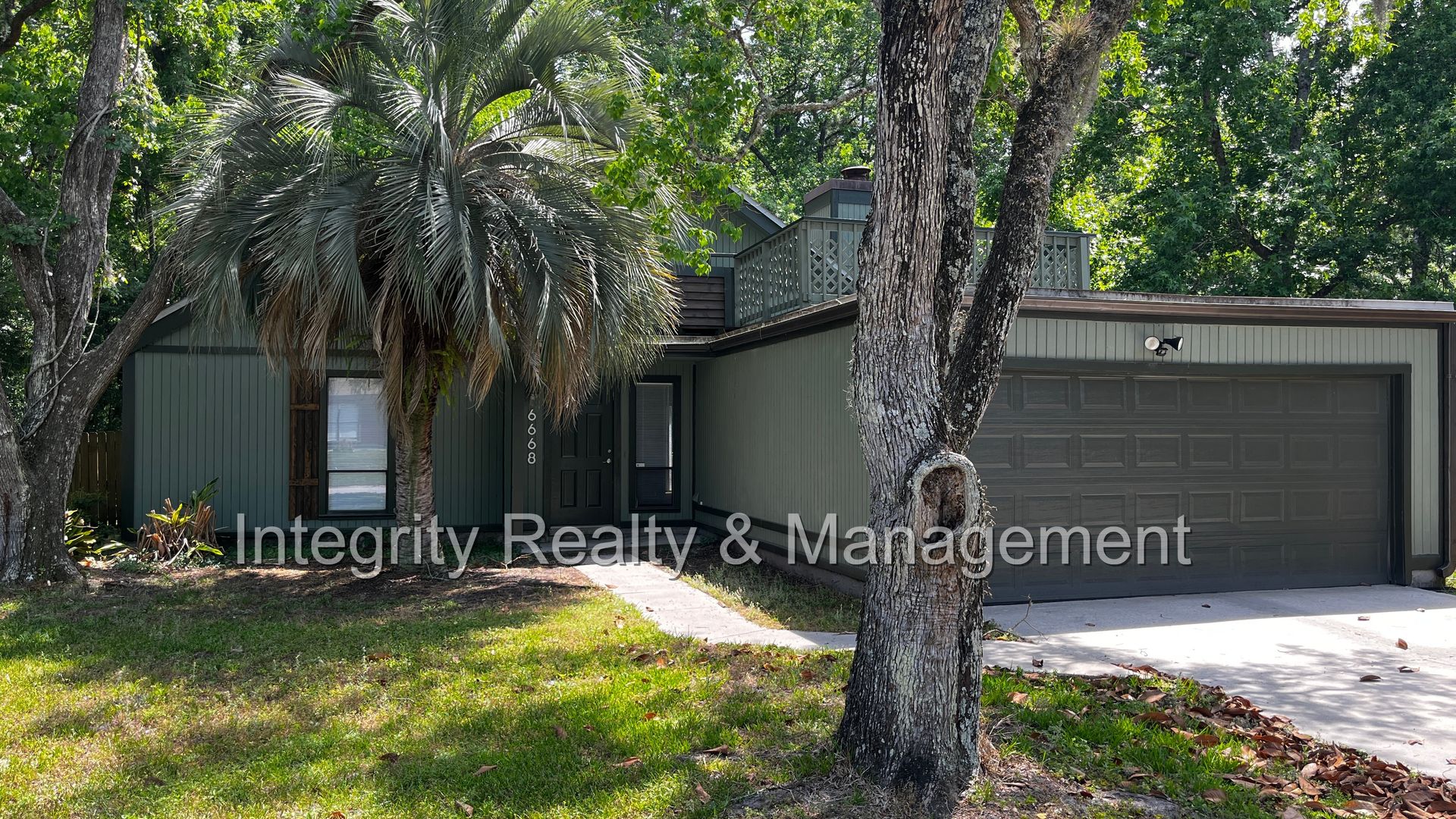 Jacksonville House: 6668 Arrowroot Drive