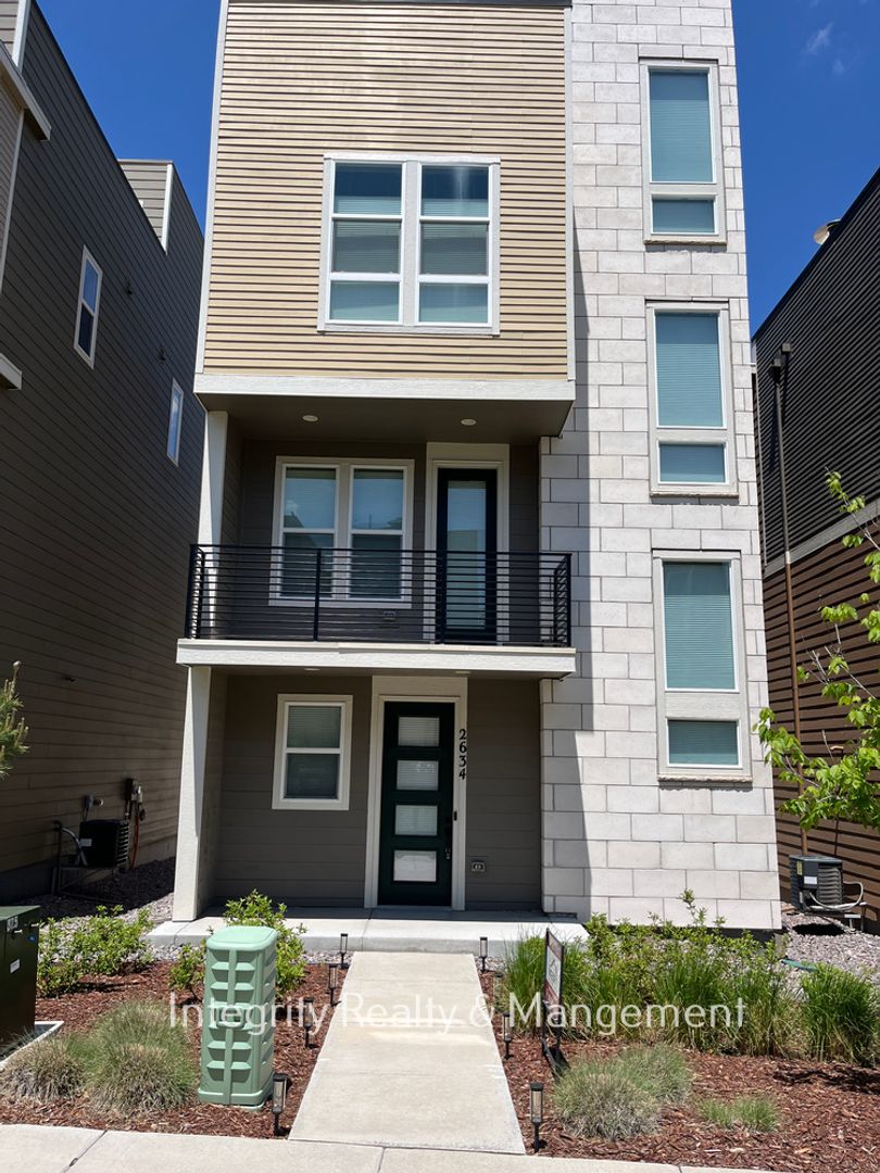 Castle Rock House: 2634 Mayotte Way