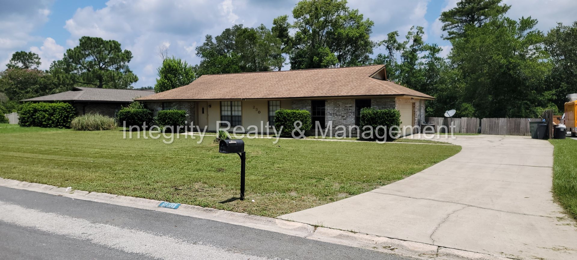 Orange Park House: 230 Foxridge Rd
