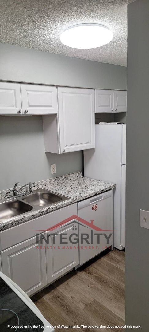 Orange Park Apartment: 49 College Dr
