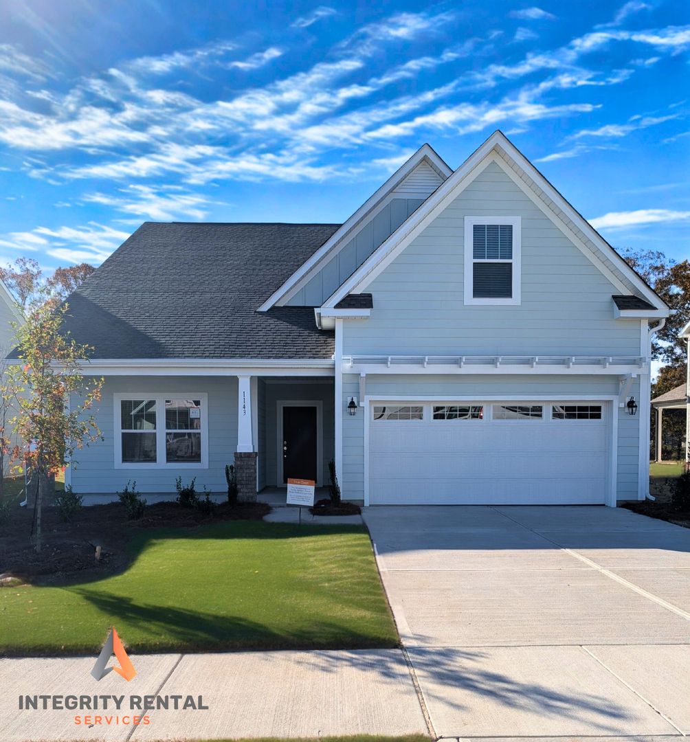 Monroe House: 1143 Links Crossing Drive