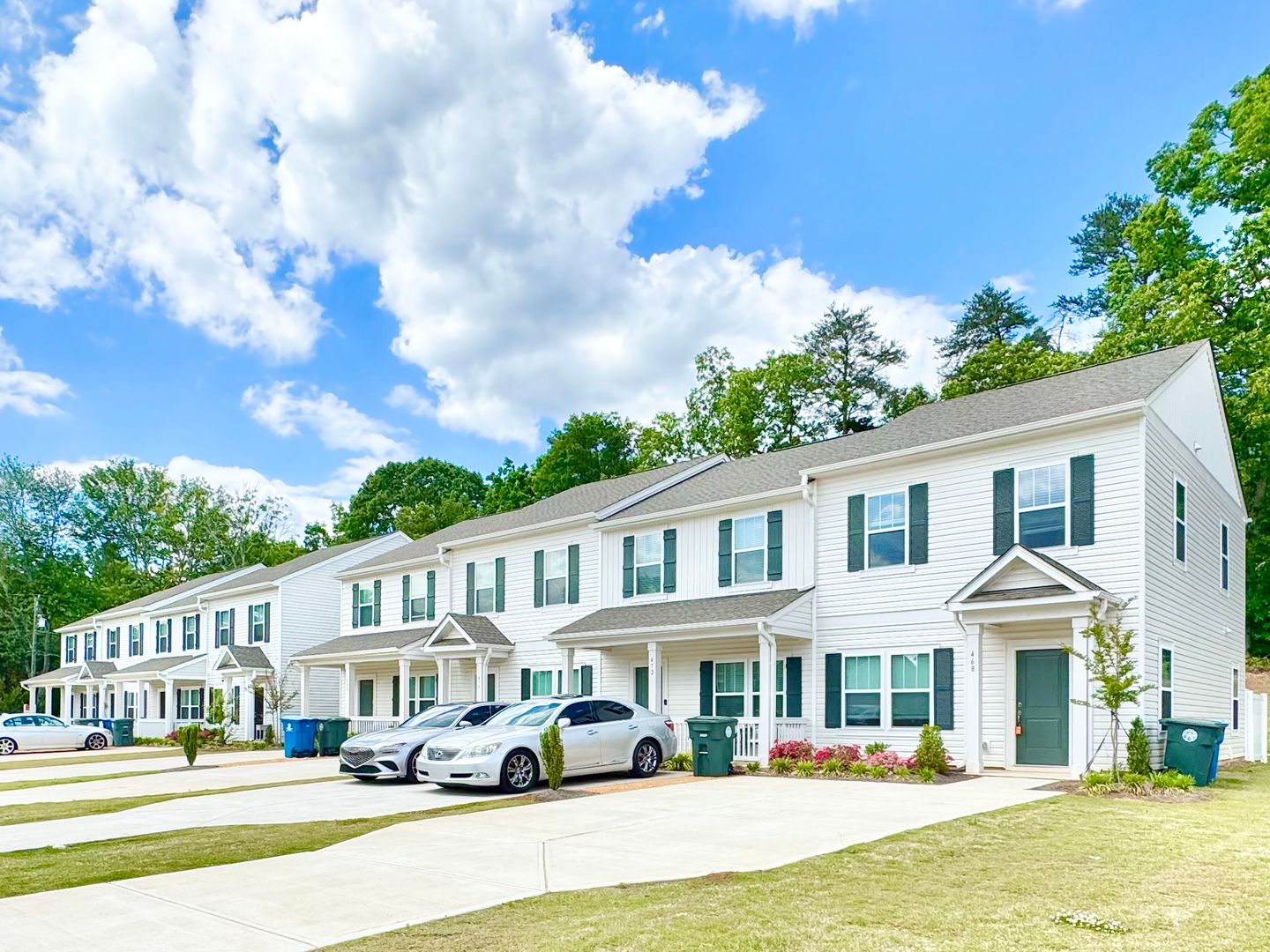  AVAILABLE JANUARY 6TH  Start the new year right! 3 br 2.5 ba near I-85 and shopping. 