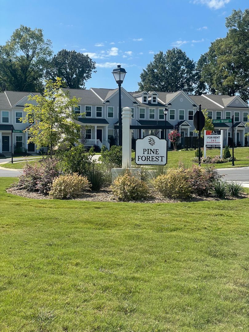 Mooresville Townhome: 1005 Pine Street