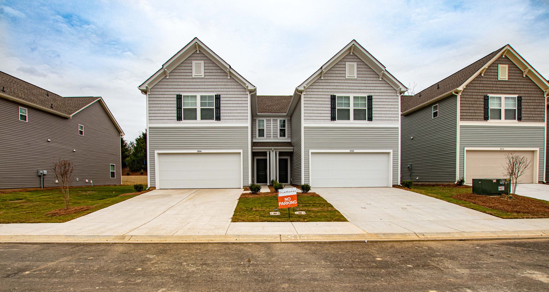 Midland House: 14158 Clayborn Street