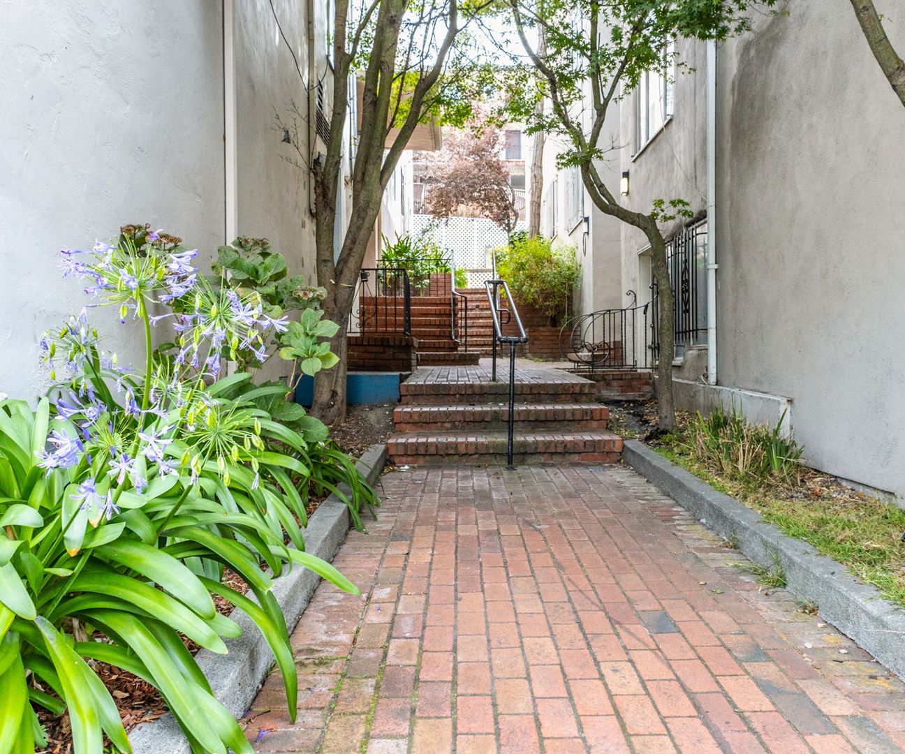 Oakland Apartment: 2924 14th Ave