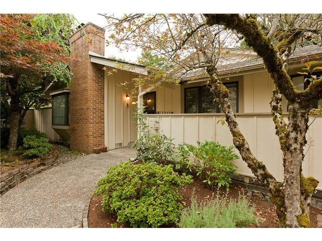 Bellevue House: 2440 140th Ave Ne C8