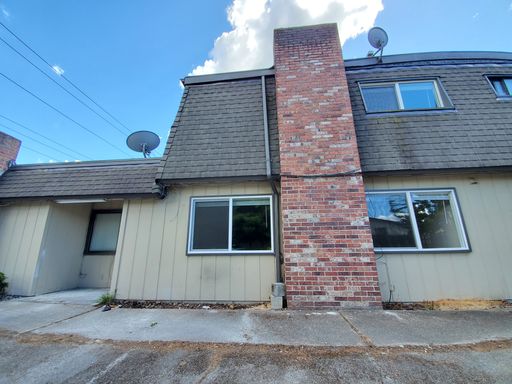 Conveniently located in Fairwood across from Safeway. Fully UPDATED!!! – photo 1