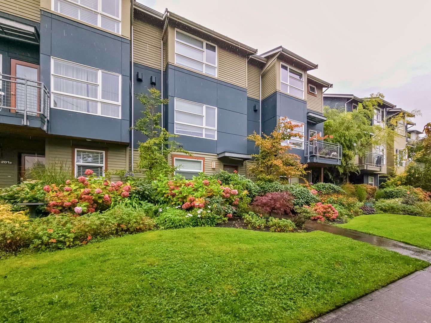 Seattle House: 201B 27th Ave E