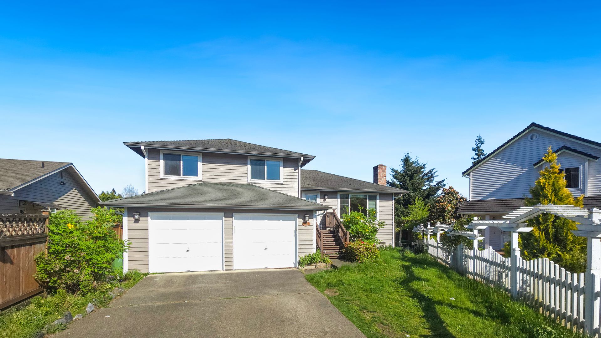 Lynnwood House: 3508 208th PL SW