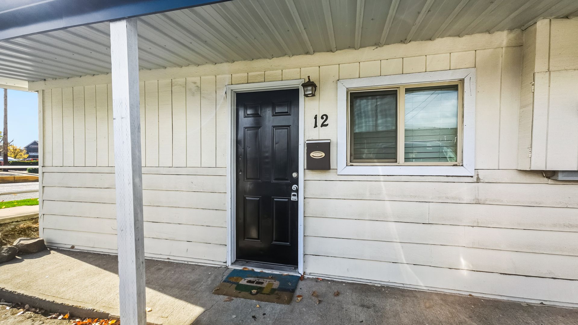 Kent Apartment: 209 West James Street