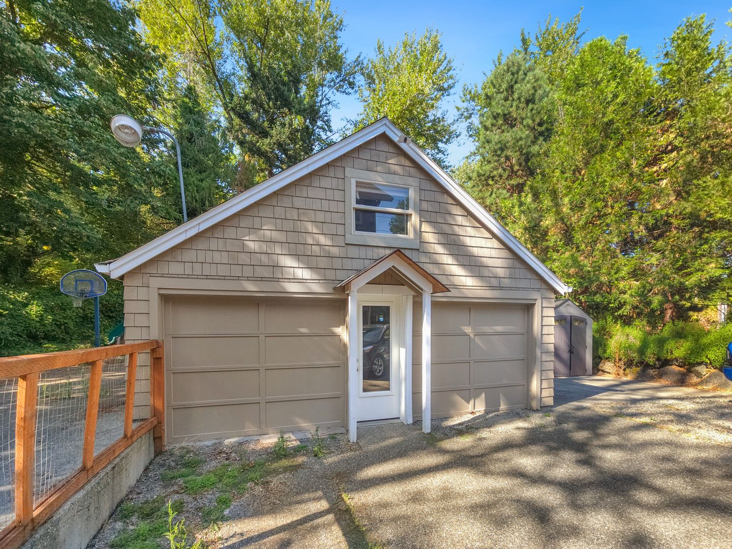 Bellevue House: 10250 NE 24th St