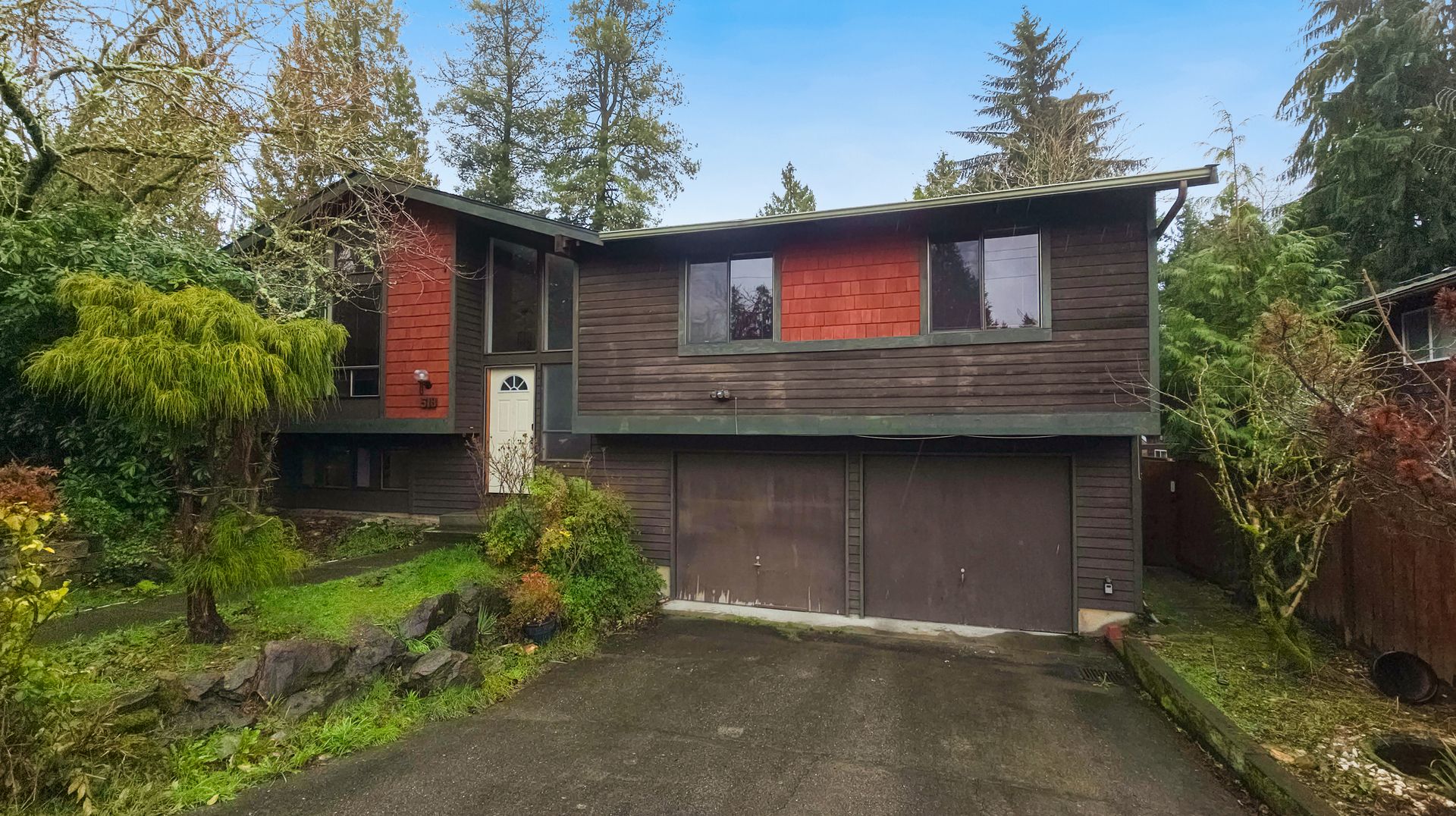 Shoreline House: 518 NE 182nd Ct