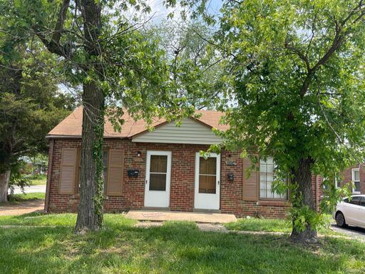 Renovated 1 Bed/1Bath Overland Duplex Apt with Private Basement