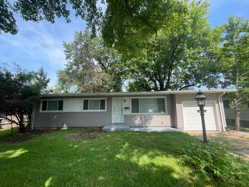 Adorable 3Bed/1Bath with Finished Basement and Garage Parking