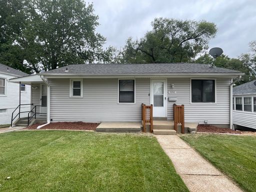Spacious 2Bed/1Bath in Country Club Hills – photo 1