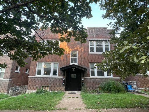Beautifully Renovated 2Bed/1Bath with Lots of Updates – photo 1
