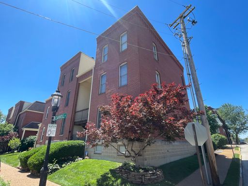 Beautiful 2Bed/1Bath Condo Unit Available in La Salle Park! – photo 1