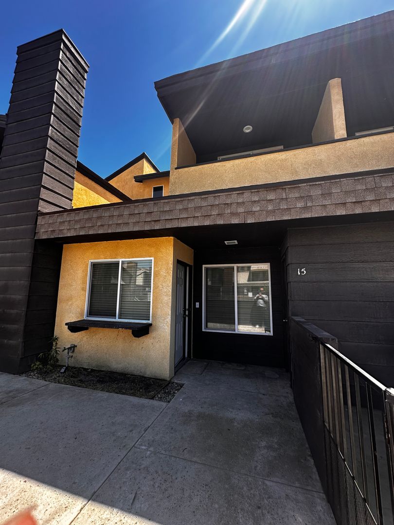 Bakersfield Townhome: 3600 Ashe Rd.
