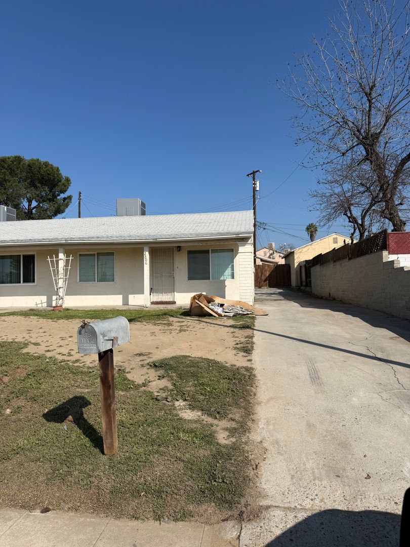 Bakersfield Apartment: 2804 Horace Mann Ct