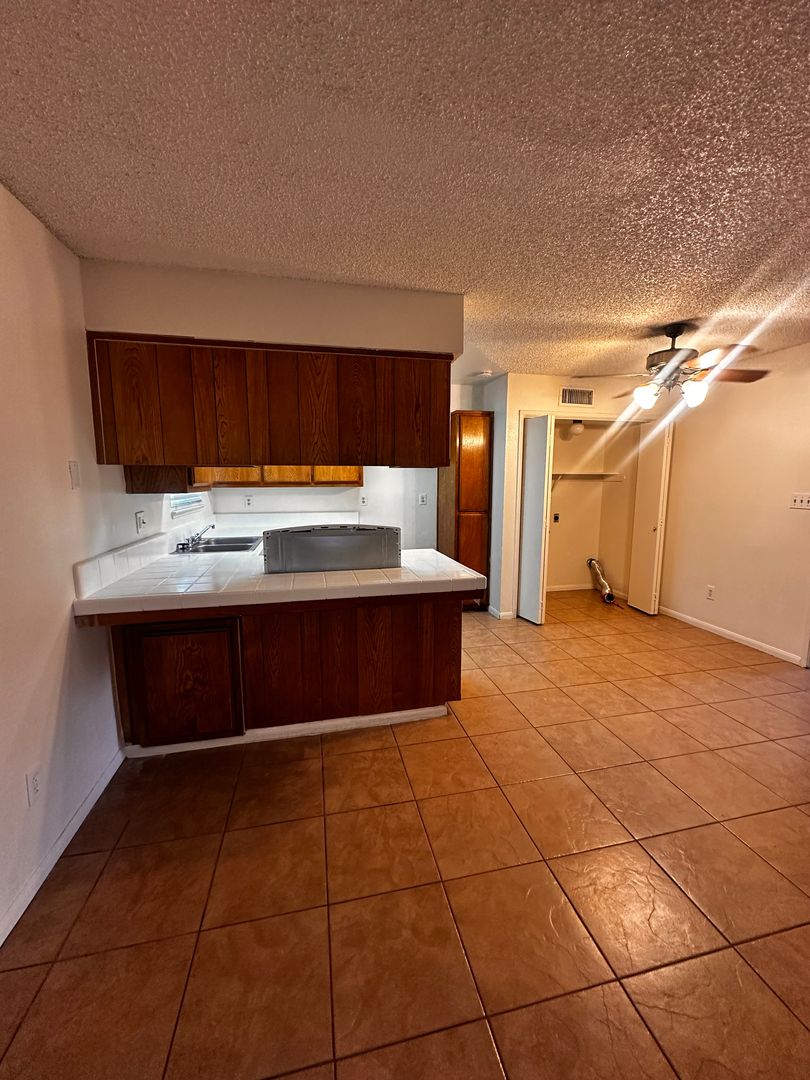 Bakersfield Condo: 4701 Beechwood St.